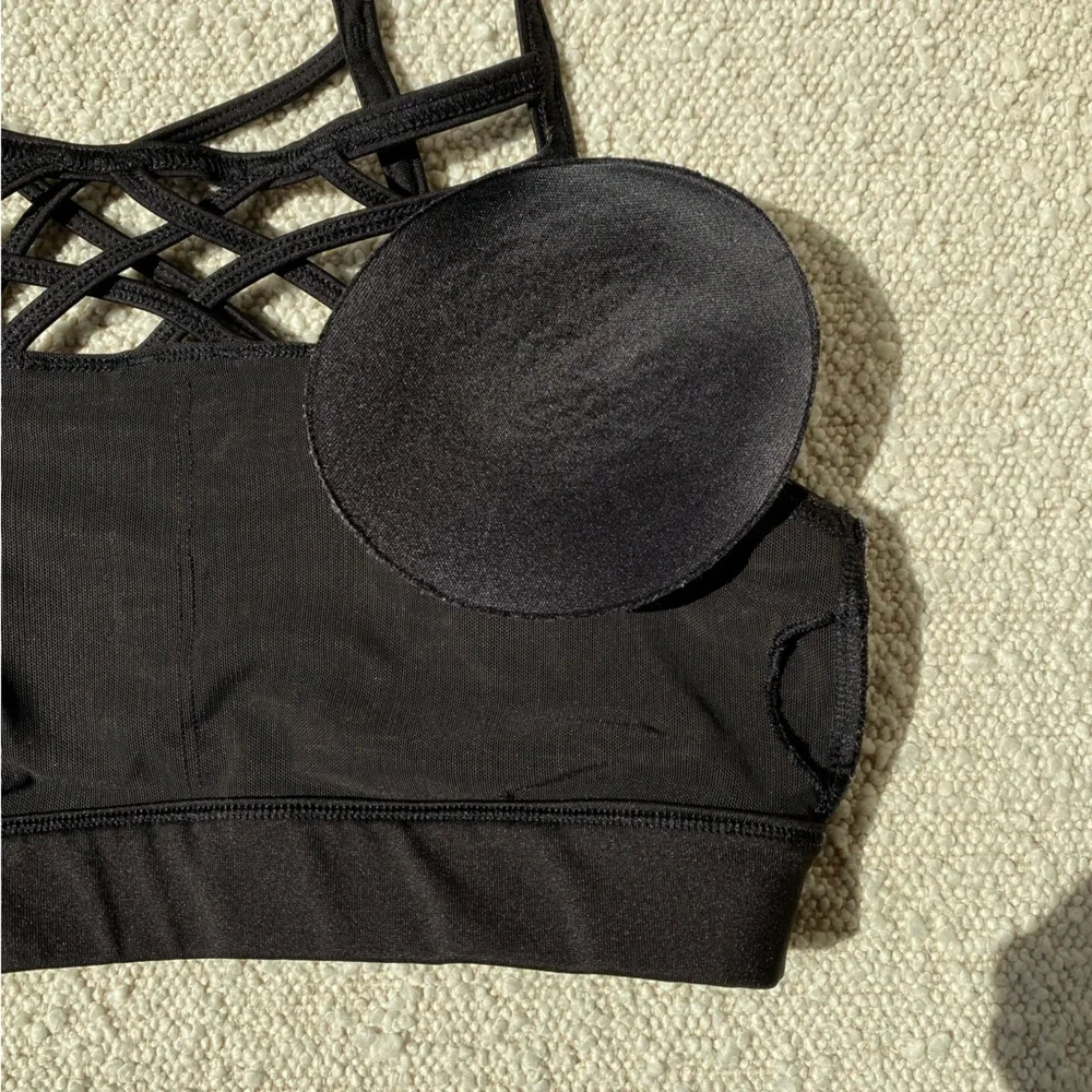 Final: Hollister black strappy sports bra XS